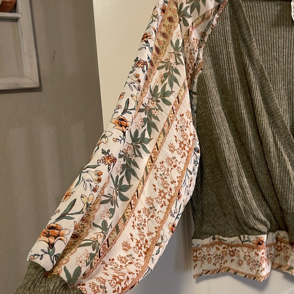 Women’s blouse - Picture 4 of 5